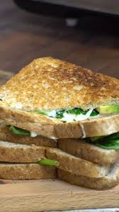Grilled Cheese Sandwich Mit Avocado Und Spinat Rezept In 2020 Leckere Sandwiches Rezepte Und Fingerfood Rezepte