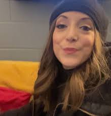 I think you're all ready for Liza's competitor. Here's #PattiLuPone with  her rendition of #KillingMeSoftly! (Make sure to vote for your favorite  version...