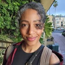 Lauren Pedley's Instagram, Twitter & Facebook