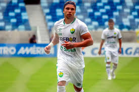 Veja todas as informações e últimas notícias cleberson (csa). Apos Passado Com Drogas Atacante Mira Recomeco No Remo Cansei De Bater Na Trave Remo 100