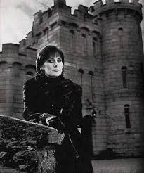 Ideal para hacer que tu bebé se duerma. Musicas Relaxantes Check More At Https Demonstre Com Musicas Para Relaxar Enya Cantora Mulheres Celtas Musica Celta