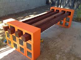Como Hacer Un Banco Con Listones De Madera Y Bloques De Hormigon3 Cinder Block Bench Cinder Block Furniture Cinder Block