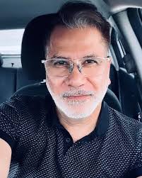 Alan Rivera's Instagram, Twitter & Facebook