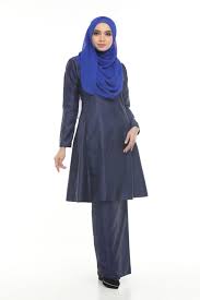 Antaranya termasuk baju kurung moden, baju kurung labuh, baju kurung cekak musang, baju kurung pahang, baju kurung piping, baju kurung kedah dan sebagainya. Baju Kurung Yang Dicari Cari Ada Di Sini Update 2020