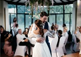 Idées de musiques de mariage classées par années et par styles : Les Plus Belles Idees De Chansons Pour Votre Ouverture De Bal