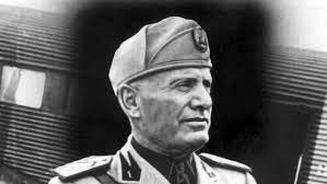 When german defenses in italy collapsed in 1945, he was captured and executed by italian partisans. Benito Mussolini Vom Sozialisten Zum Faschisten Archiv