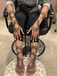 Minxing Jagua Juice To Create Black Henna Designs Naturally In 2020 Black Henna Henna Designs Henna Body Art
