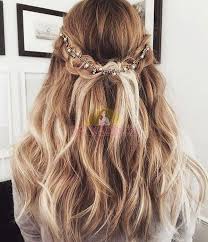 İşte sizin için derlediğimiz en güzel 20 örgülü saç modeli önerisi! Kisa Abiye Sac Modelleri