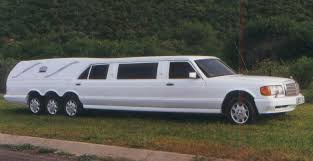 Combination Hearse And Limosine So On The Way To Yar Weddin Ya Stop By N Pick Up A Dead Guy I M Confused Limousine Car Hearse Flower Car