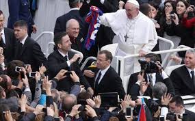 Both were christians and took care to raise lorenzo as a catholic. Jersey Anyar San Lorenzo Versi Paus Fransiskus Tribunnews Com Mobile