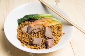 Mee kolok dan laksa sarawak adalah makanan tradisi masyarakat di serawak khususnya yang di datangkan khas ke melaka bumi hang tuah bagi berkongsi cita rasa masakan borneo ini. Local Cuisine Kolo Mee Or Mee Kolok In Sarawak Malaysia Stock Photo Picture And Royalty Free Image Image 82762361