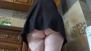 Hidden camera at home to spy on a chubby milf with a naked big ass who  washes the dishes - XNXX.COM