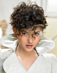 This makes for some gorgeous springy coils that everyone wishes they had. 15 Short Haircuts For Curly Thick Hair