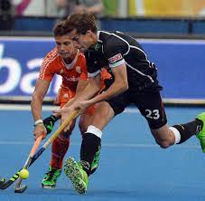 Hockeyspieler — riedulininkas statusas t sritis kūno kultūra ir sportas apibrėžtis riedulio sportininkas, nuolat dalyvaujantis varžybose; Florian Fuchs Hockeyspieler Leben Fast Nur Von Der Sporthilfe Welt