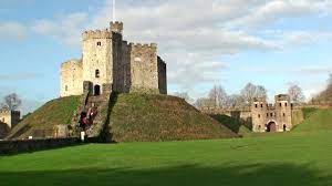 The winds approached gale force. Cardiff City Tour Travel Pais De Gales Reino Unido Visit Wales United Kingdom Turismo Tourism Youtube