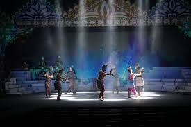 Gambar yang mereka ciptakan pun ternyata menunjukkan seberapa kreatif mereka dan bagaimana suasana hati mereka. Teater Makyung Raja Besar Maha Gading Angkat Seni Makyung Dalam Pementasan Bertaraf Dunia