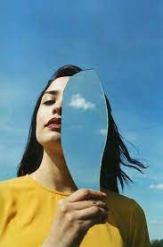 Pin By Maryan Gomez On Y E L L O W Photography Inspo Mirror Photography Photography Poses