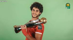 كأس الأمم الأفريقية، وتعرف عادة الكان (بالفرنسية: Ø£Ø­Ù…Ø¯ Ø§Ù„Ø´ÙŠØ® ÙŠÙˆÙ‚Ø¹ Ù„Ù„Ø²Ù…Ø§Ù„Ùƒ 3 Ù…ÙˆØ§Ø³Ù… ÙˆØ§Ù„Ø¥Ø¹Ù„Ø§Ù† Ø¨Ø¹Ø¯ Ù†Ù‡Ø§Ø¦ÙŠ ÙƒØ£Ø³ Ù…ØµØ±