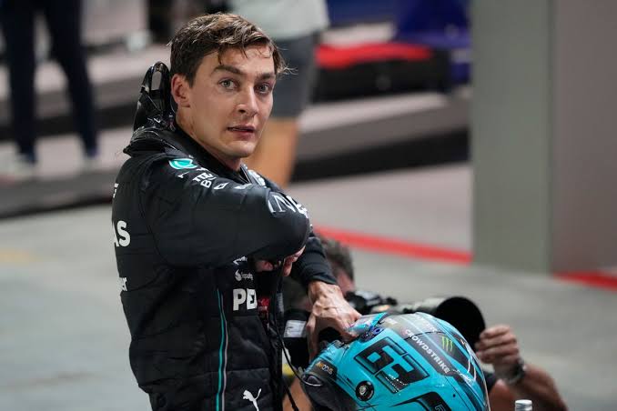 F1: George Russell despondent after last-lap crash at Singapore Grand Prix | The Independent