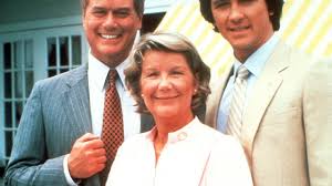 It had great characters, good writers watching dallas was pure fantasy, it's simply what makes tv fun and relaxing, take out an hour from the real world and enjoy, for people who saw. 30 Jahre Dallas In Deutschland Epos Mit Fiesling Medien Sz De