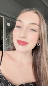 Kelly Kirkwood's Instagram, Twitter & Facebook