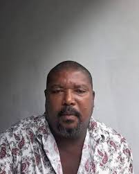 Bonjour Je recherche un van scolaire qui fait le trajet Petite Rivière