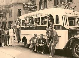 El Bus De La Seleccion Argentina De 1941 Posa Frente Al Hotel City Calle Compania La Micro Catedral Lourdes Era Mitad Madera Mitad Metal Argentina America Bus