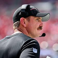 Bears RT Darnell Wright (shoulder/toe) limited participant in return to  practice Thursday