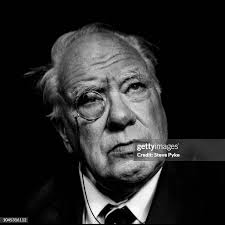 Actress and model Kitty Dolan relaxes in the pool circa 1958 in Las... News  Photo