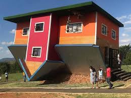 Upside down house kuching is a tourist attraction in sarawak. Visitors Rush To Upside Down House In Hartebeestpoort South Africa Realestate Com Au