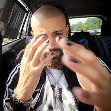 Shannon Corey's Instagram, Twitter & Facebook