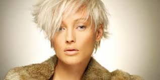 Court Destructure Court Destructure Femme Actuelle Le Mag Il y a en réalité plein de manières d'adopter cette coupe pour la sublimer. court destructure court destructure