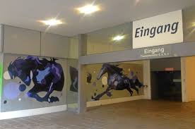 Hier War Einmal Ein Xxl Lutz Ein Karstadt Einrichtungshaus Und Nun Streetart Yes Schiessstattstrasse Schwanthalerhohe Munch Streetart Einrichtungshaus Fotos