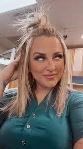 Jamie Maes's Instagram, Twitter & Facebook