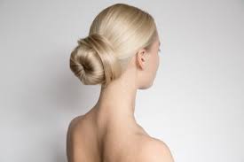 Vous recherchez un coiffeur à domicile pour mariage à saint andré le puy, maringes, bellegarde en forez. Reservez Votre Coiffure De Mariage En 2 Clics Wecasa