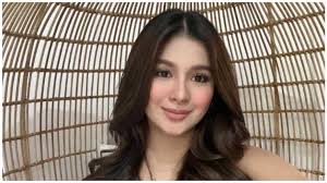 Kim Rodriguez, 30, may cryptic replies sa comments ukol sa pagkaka-link  niya kay Gov. Fernando, 63