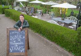 The kwakel is a village in the municipality of uithoorn, north holland, the netherlands, near the border with south holland. Corianne Wils 5 April 2017 Stichting De Kwakel Toen En Nu