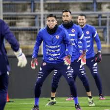 Ahora estoy en mi casa, en reposo, por el tema de la lesión a la. Mark Gonzalez On Instagram Tbt Ano 2006 Jugaba En Liverpool Llega A Mi Casa De Amarillo Un Nino Muy Humilde Lleno De Ilusiones Y Suenos Ese Mismo Nino Hoy Esta