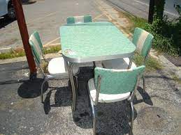 See more ideas about retro kitchen, vintage kitchen, vintage house. Vintage Retro 1950 S Kitchen Table W 4 Chairs 260 Retro Kitchen Barbie Dream House Vintage Kitchen