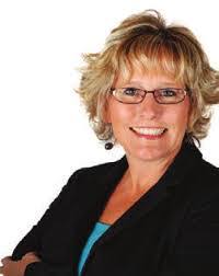 Karen Rosier's Instagram, Twitter & Facebook