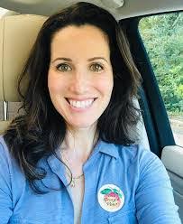 Heather Roop's Instagram, Twitter & Facebook