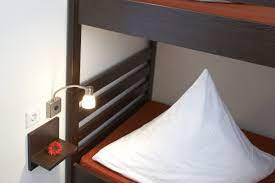 Ein kostenloser zugang zur kabellosen vernetzung. Mehrbettzimmer Koln Hostel Koln