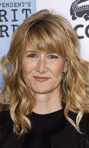 Stunning Hairstyles For Middle Aged Women Best Medium Hairstyle Medium Hair Styles Womens Hairstyles Hair Styles