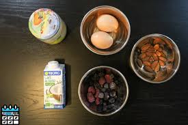 Recette Paleo Petit Dejeuner Oeufs Brouilles Aux Fruits Rouges Jemealprep Fr Recette Oeufs Brouilles Fruits Rouges œufs