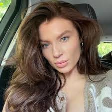 Camille Chadwick's Instagram, Twitter & Facebook