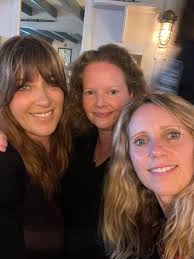 I've been friends with these two babes for 45+ years 😮 and finally we  escaped for a week (hiking & swimming & beers .. repeat) and Cornwall felt  like the Caribbean 🩵
