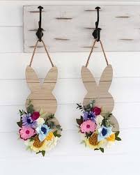 25 Pretty Easter Decor Ideas You Ll Love 23 Floral Wooden Rabbit Decoration Easter Eastercrafts Paskalya Elisleri Dekorasyon Elisleri Paskalya Fikirleri