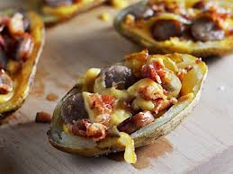 Acı biberlerin kurutulmasıyla elde edilen pul biber, birçok yemeğe tat katıyor. Bierkasekartoffelschalen Bratwurst Fur Rezept Speck Beer Brats Apfel Kuchen Potato Skins Fall Punch Recipes Punch Recipes