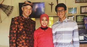 Harianaceh.co.id — gubernur jawa tengah ganjar pranowo akan menangani langsung bencana longsor yang mengubur permukiman warga di dusun jemblung, desa sampang, kecamatan karangkobar, kabupaten banjarnegara. Gubernur Jateng Netizen Terbelah Pilih Ganteng Ganjar Atau Alam Anda Pilih Siapa