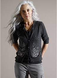 Hairstyles For Women Over 60 Very Long Silver Hairstylesforwomenover5 Long Gray Hair Beautiful Gray Hair Ageless Beauty
